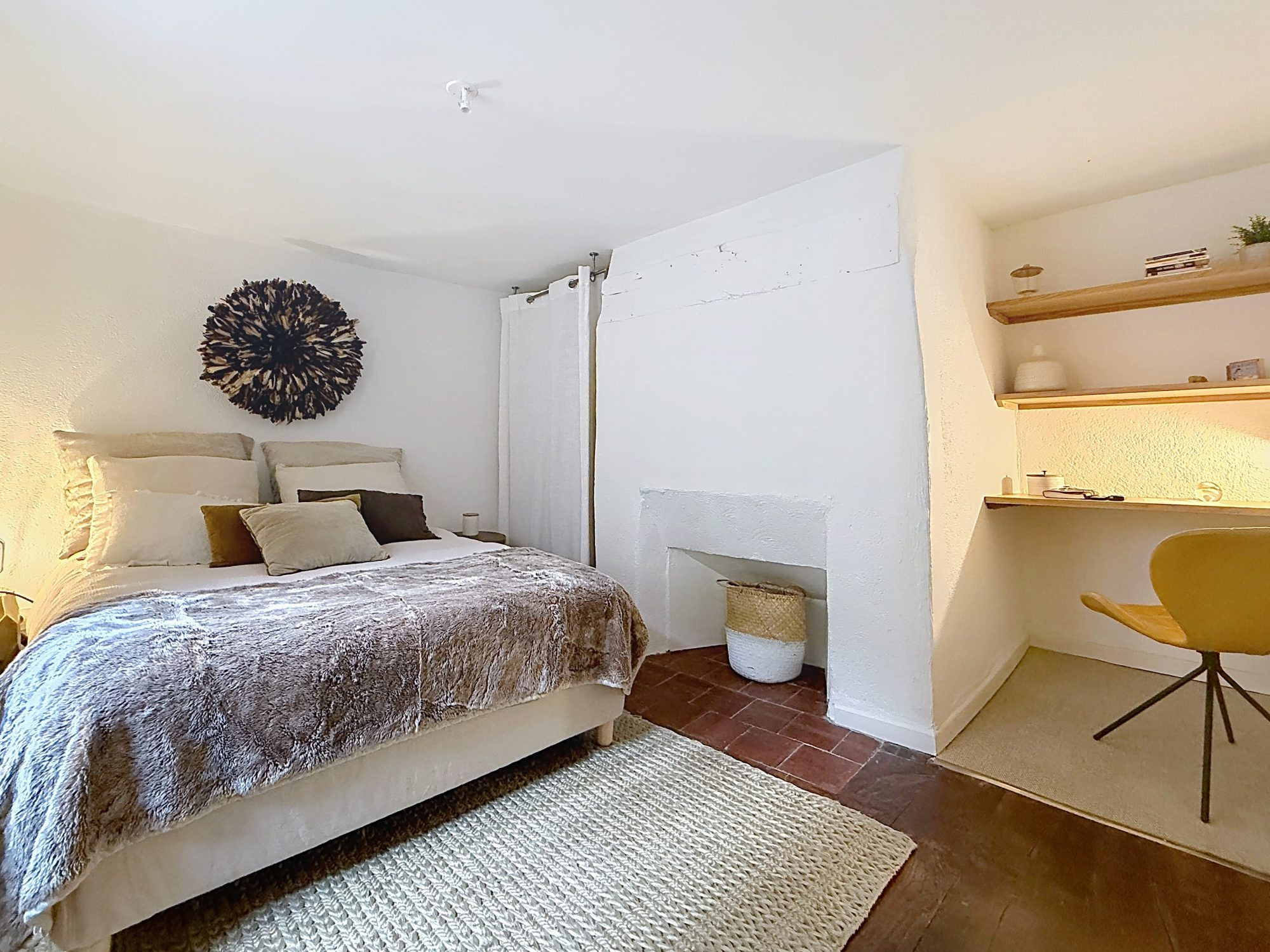 Duplex de caractère au calme sur cour – DPE D