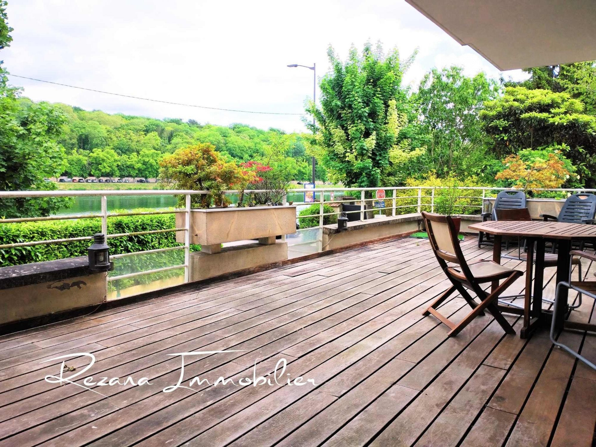 Apartment with Seine view and terrace 40 m² in Melun 5