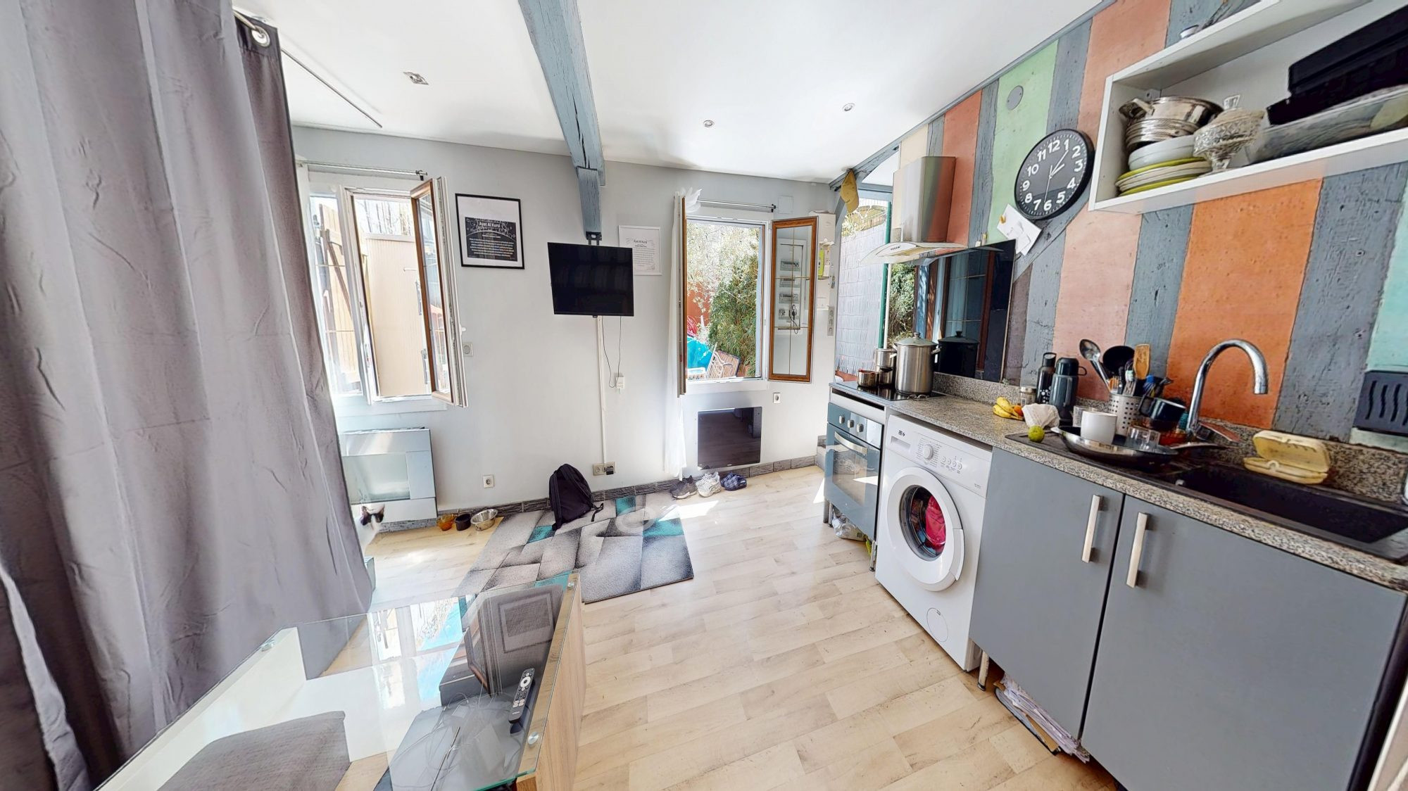 Appartement en TRIPLEX avec Cour et Rez de Jardin
