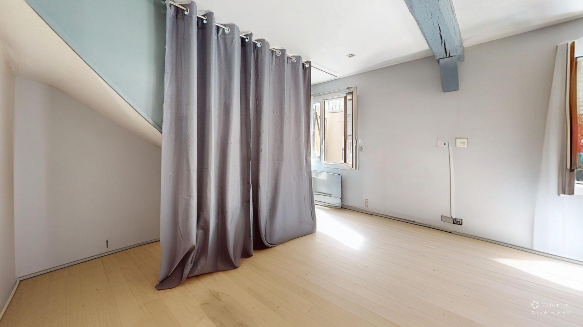 Appartement en TRIPLEX avec Cour et Rez de Jardin