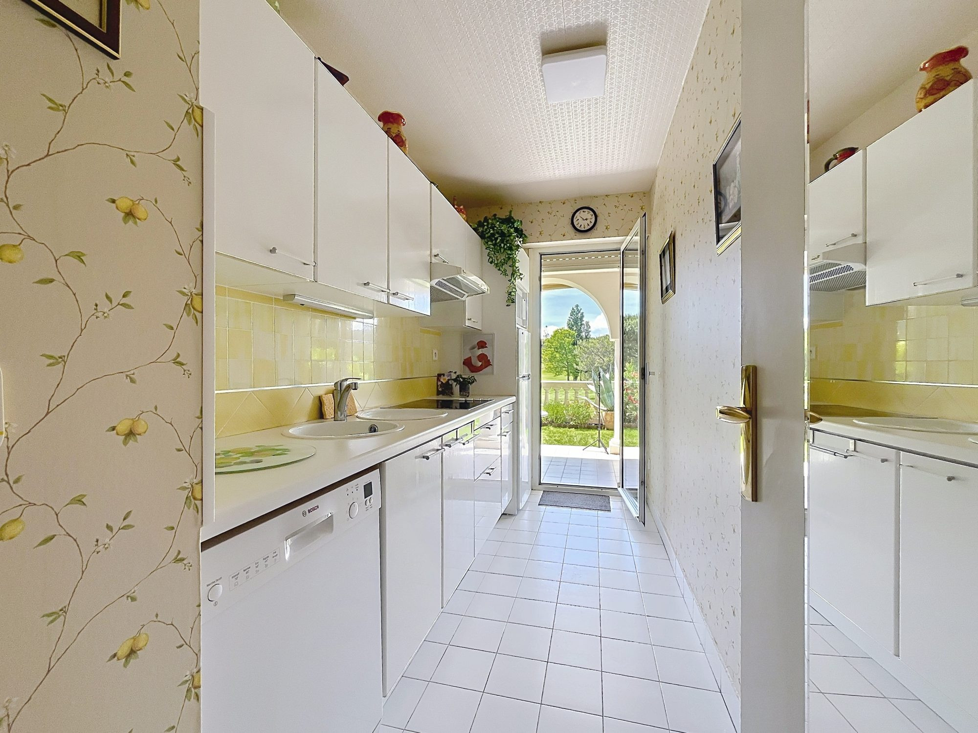 SUPERBE T2 DE STANDING AVEC TERRASSE/JARDIN ET VUE SUR LE GOLF - MINELLE