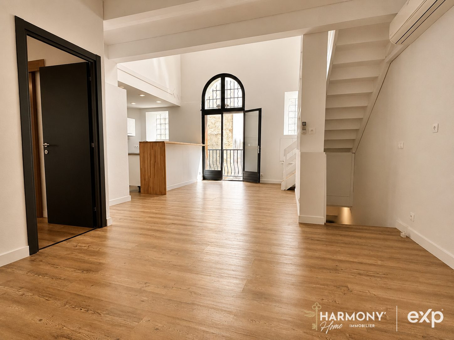 Duplex T4 lumineux avec box fermé au calme