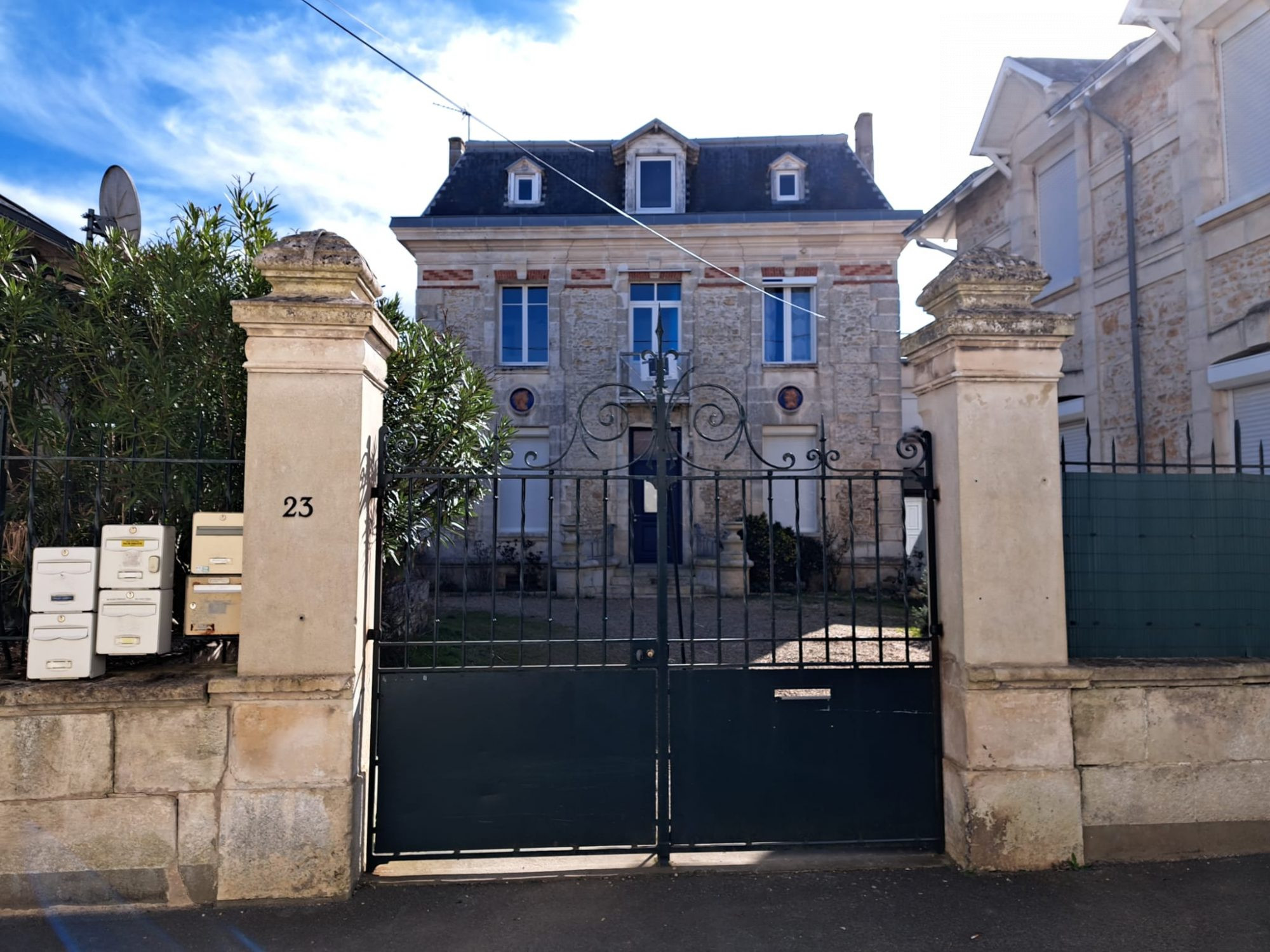 Emplacement idéal pour ce T2