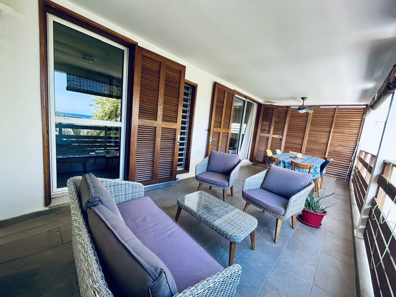 Appartement 3 pièces 90 m² · à Saint-Gilles les Bains · 90 m² · 450 000 €
