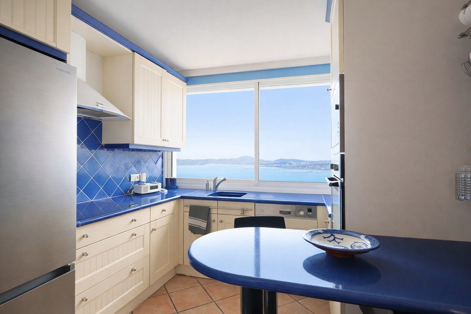 Toulon – Appartement avec vues, cave et parking privé