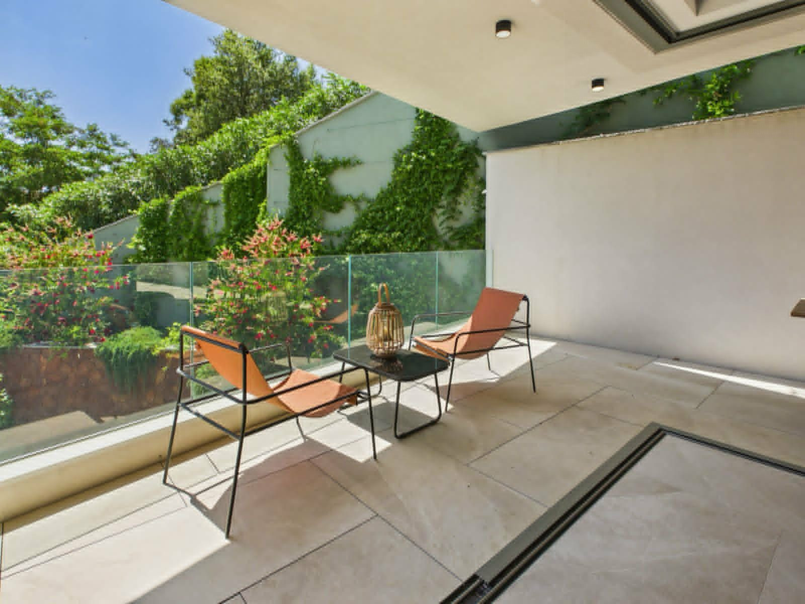 New 3-room apartment with terrace 5