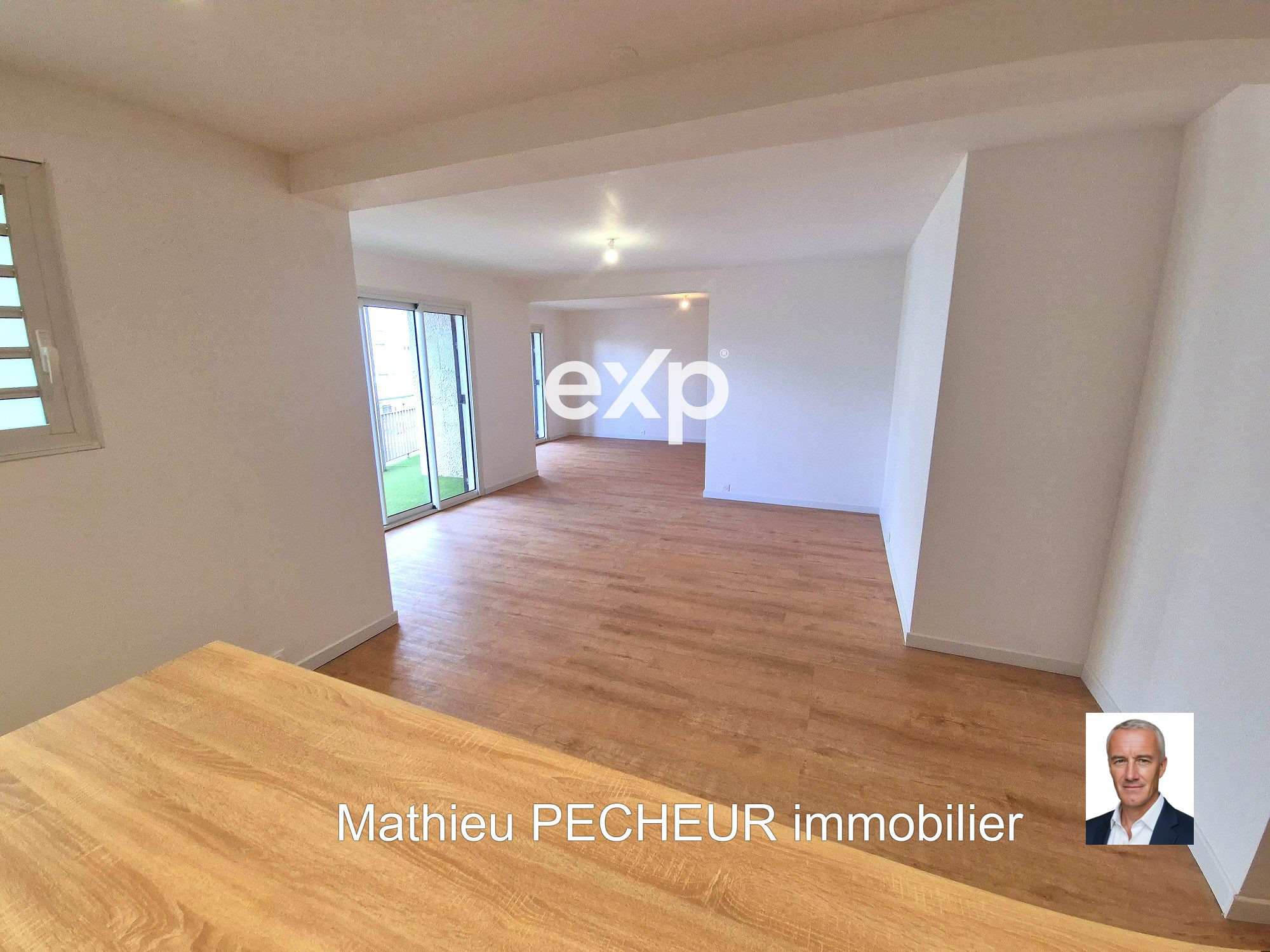 5-Room Apartment T5 Saint Denis City Center 4