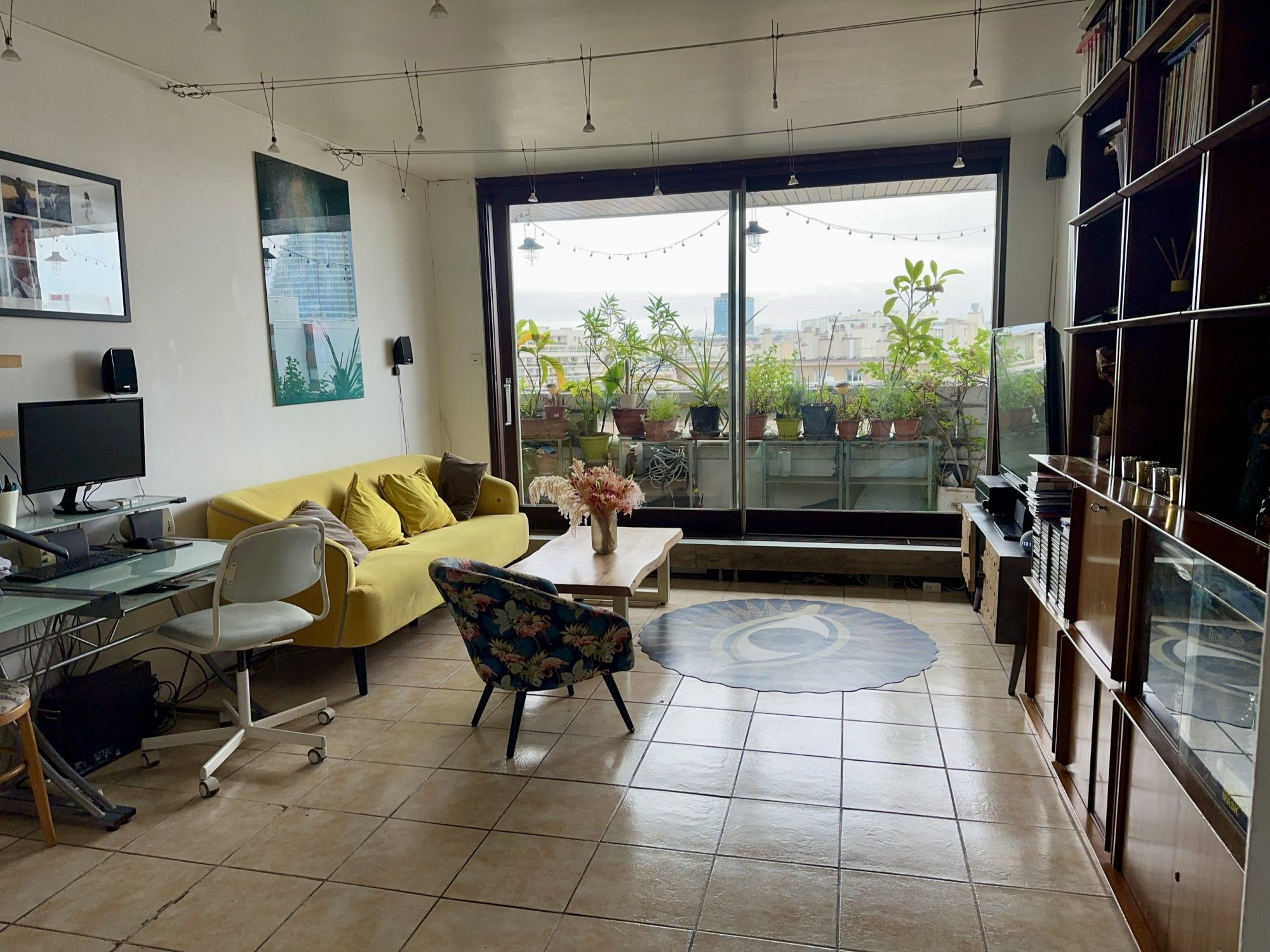 Paris 15ème, Lourmel, résidence de standing, 5 pièces avec terrasse, cave et parking.