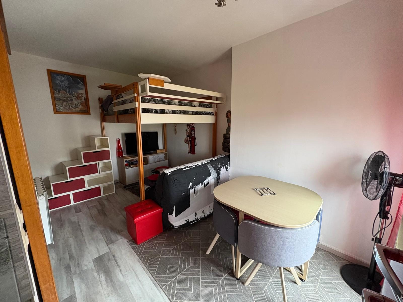 Appartement à vendre à Paris, 18 m²