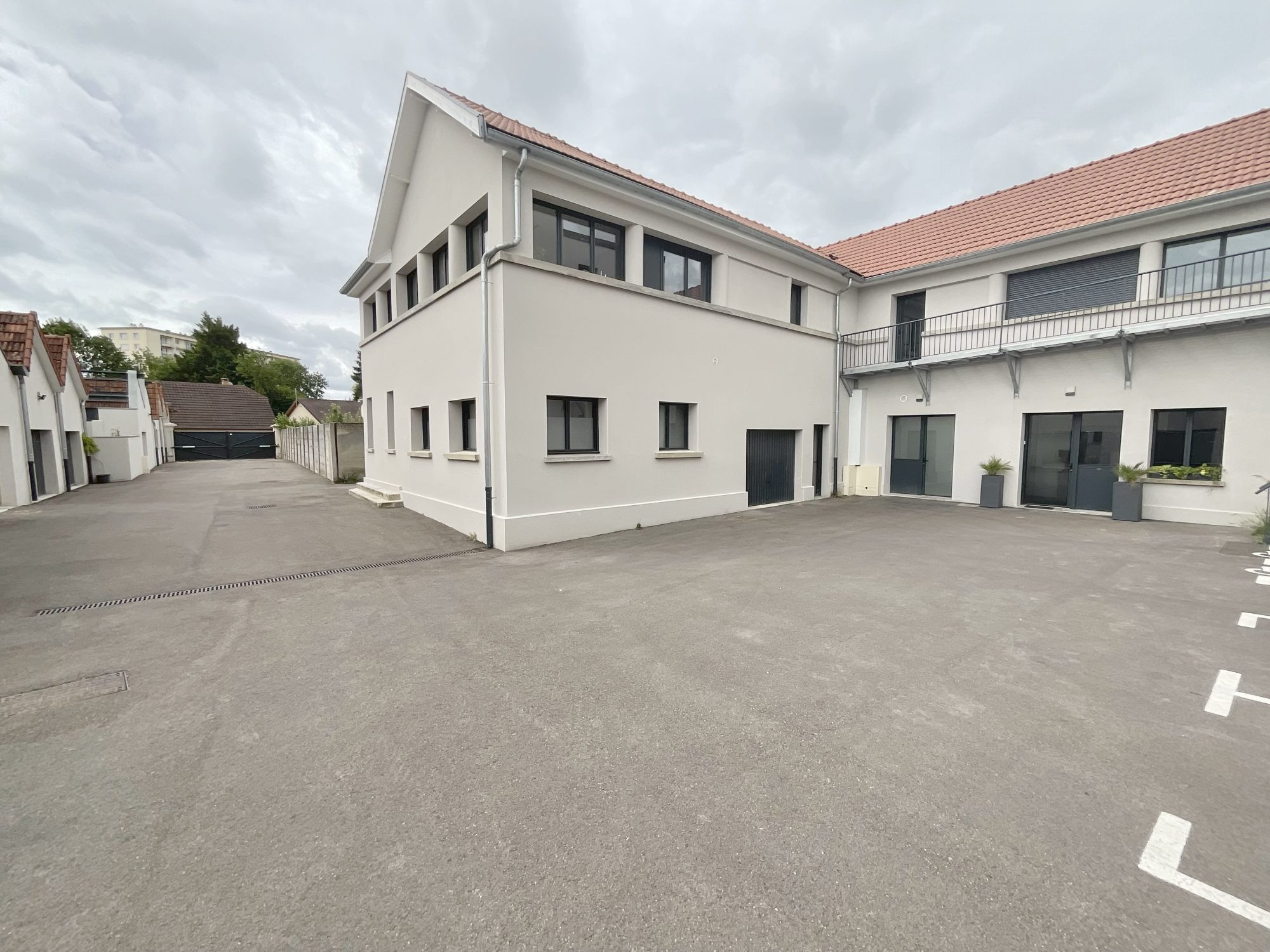 LOFT Splendide de 145 m2 avec Terrasse de 40m2 et garage