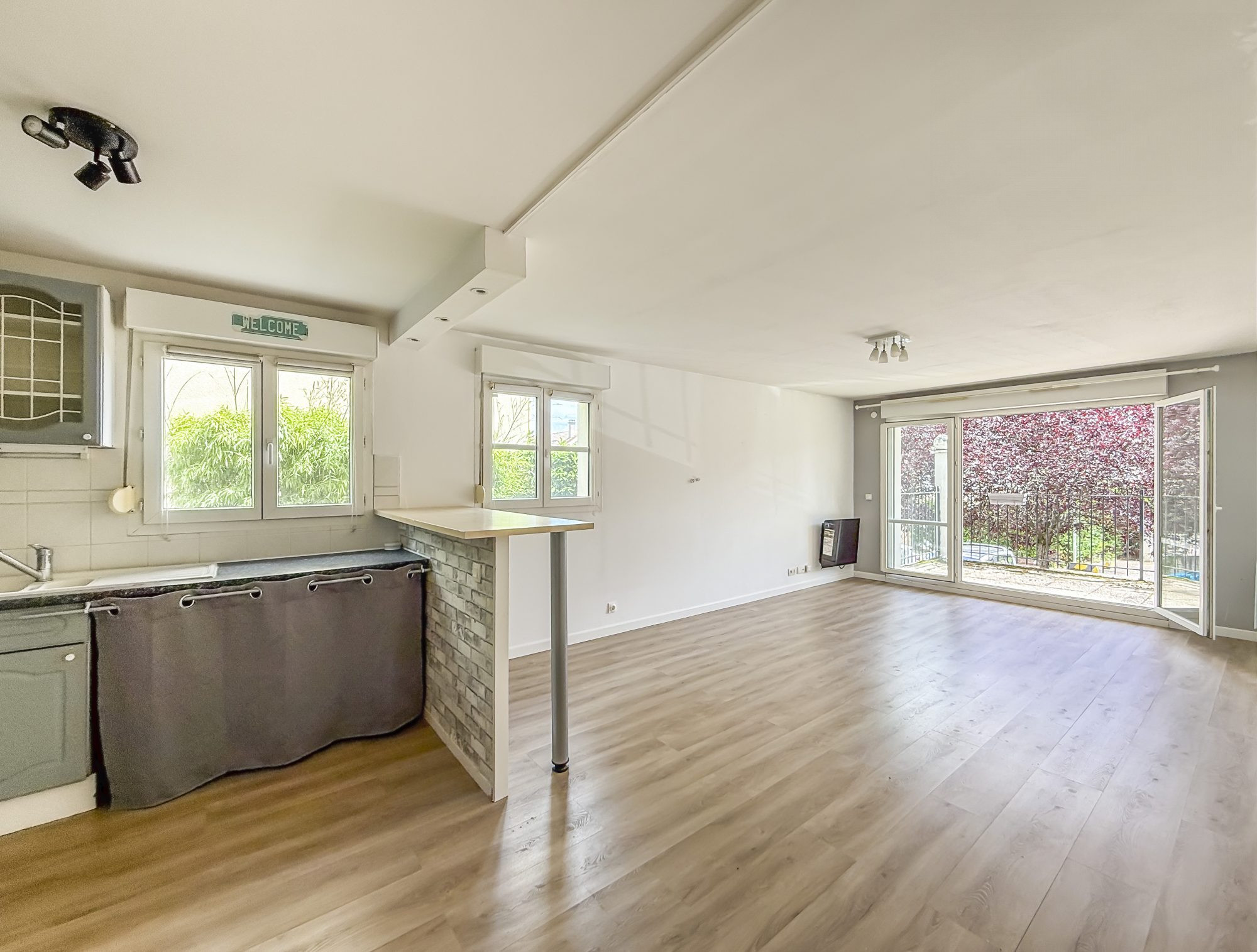 Carrières-sous-Poissy – Appartement 3 pièces avec jardin, terrasses et vue parc – Résidence recherchée