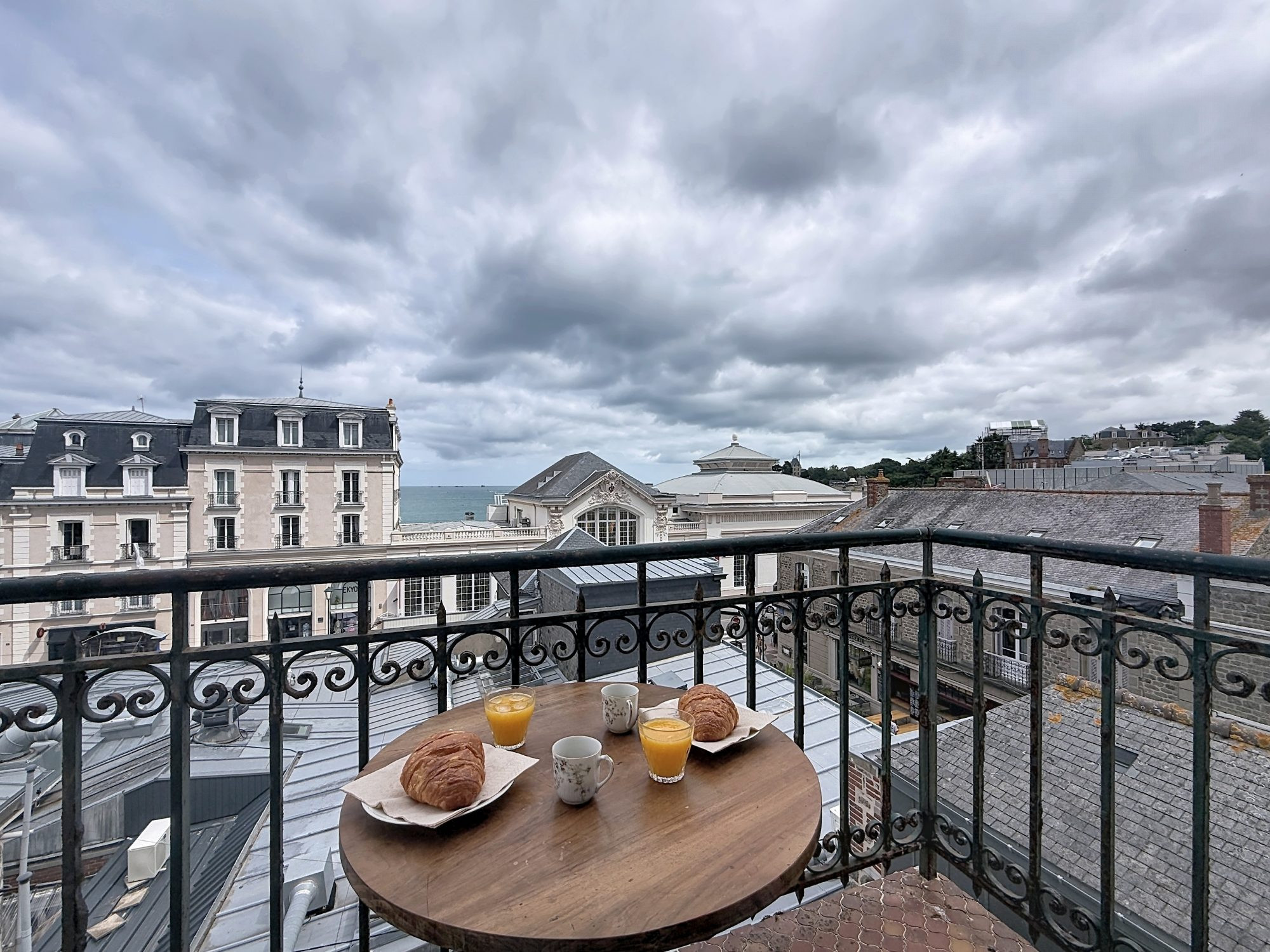 DINARD CENTRE – VUE MER, PLAGE DE L'ÉCLUSE ET CASINO