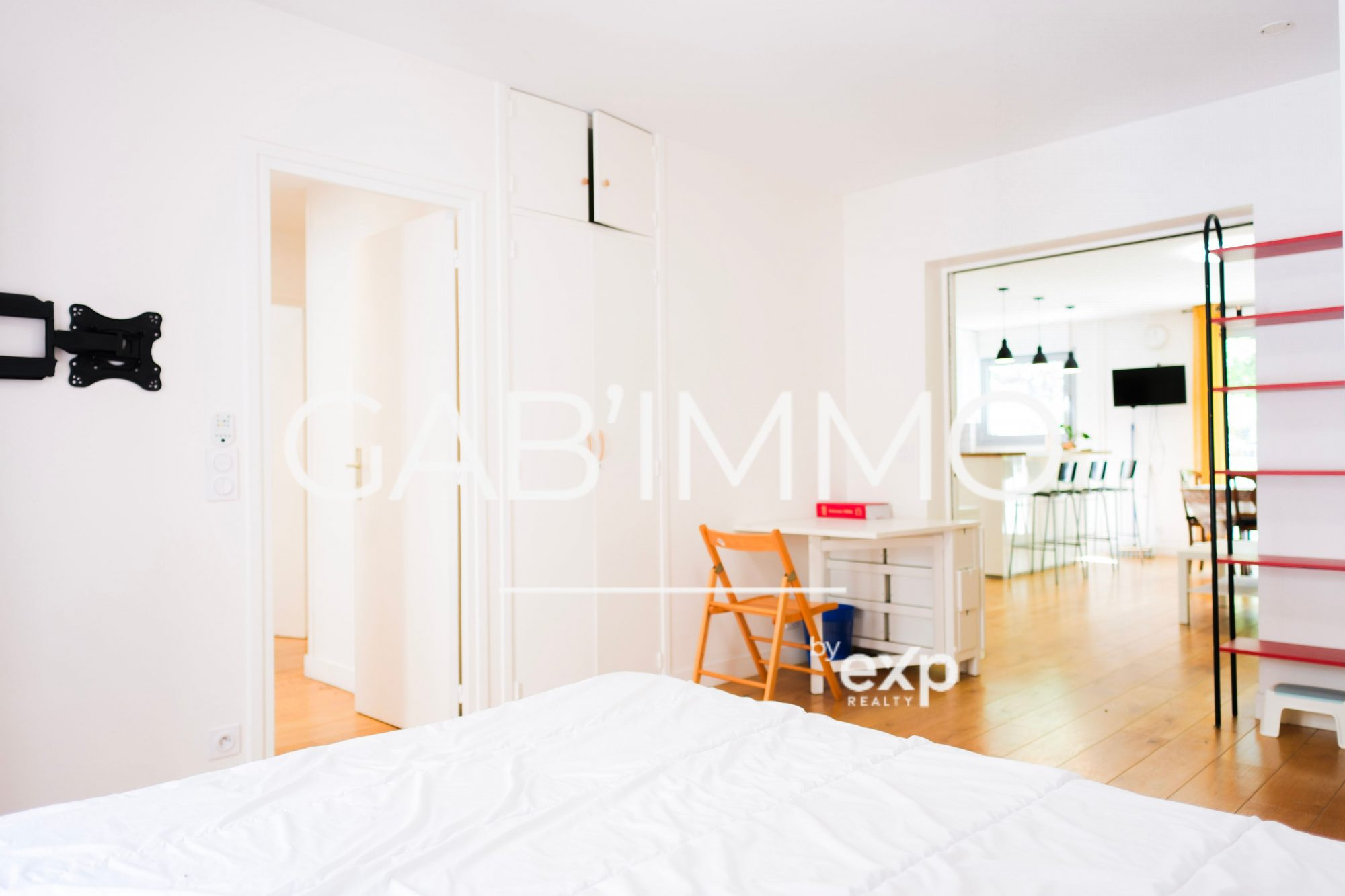 Charmant T3 de 69 m² avec vue parc – Paris 13ème (Glacière)