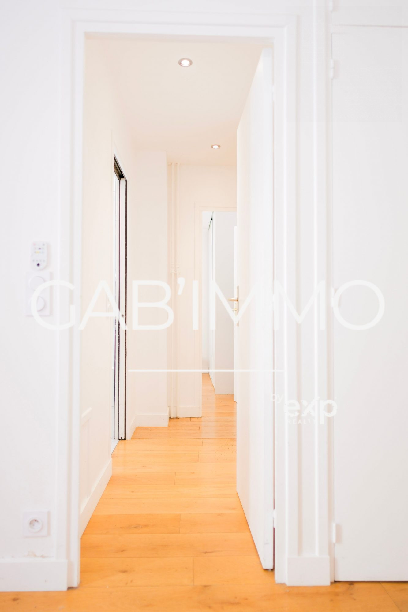 Apartment for sale in Paris, 69 m²