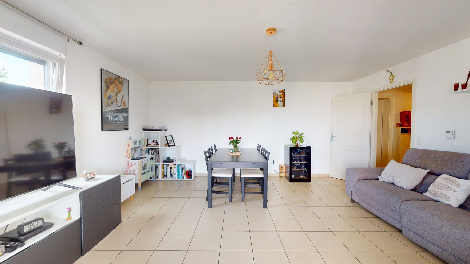 Beautiful 4-room family apartment 2