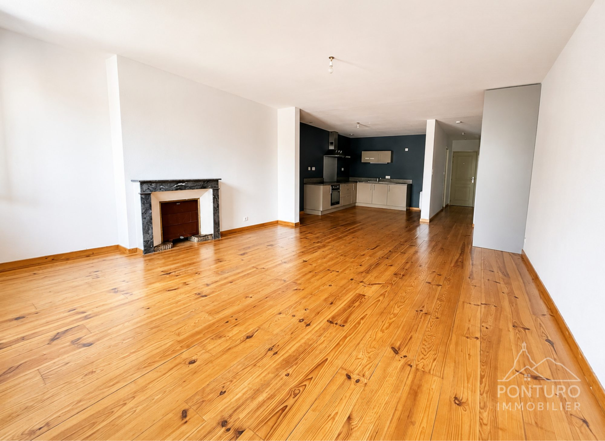 CHARMING DUPLEX IN CITY CENTER 2
