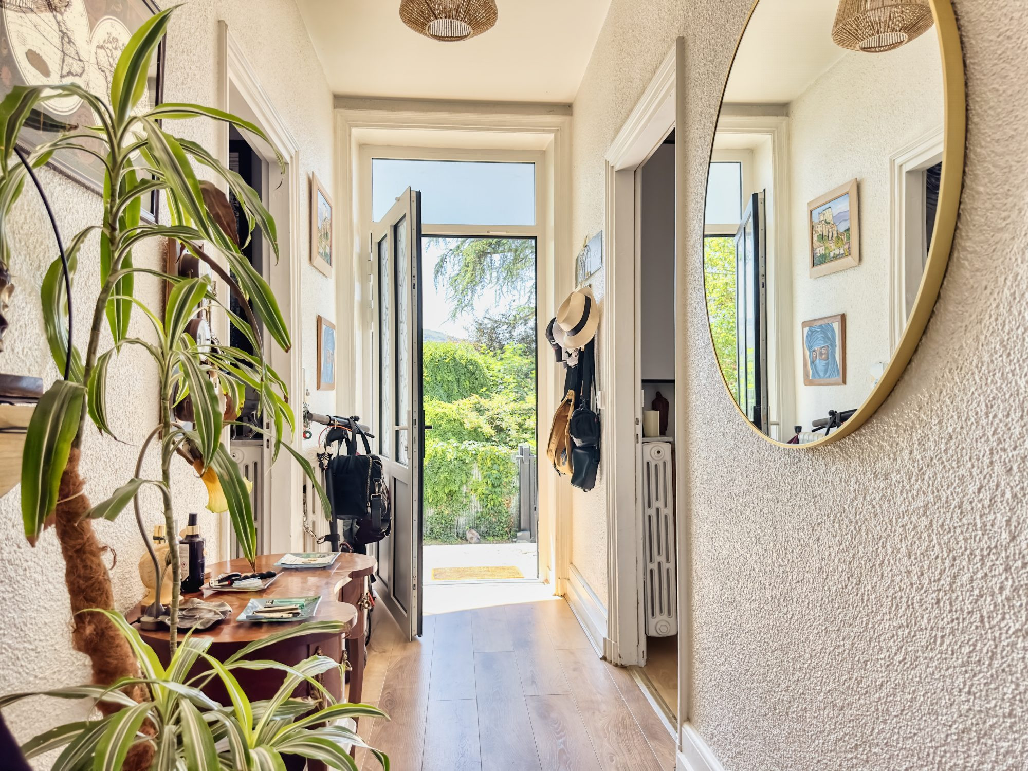 House-like apartment of 94 m² with private garden, parking & private entrance 5