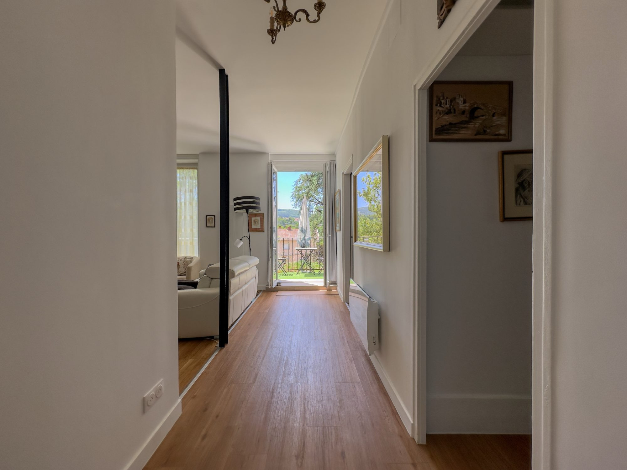 Apartment for sale in Neuville-sur-Saône, 64 m²