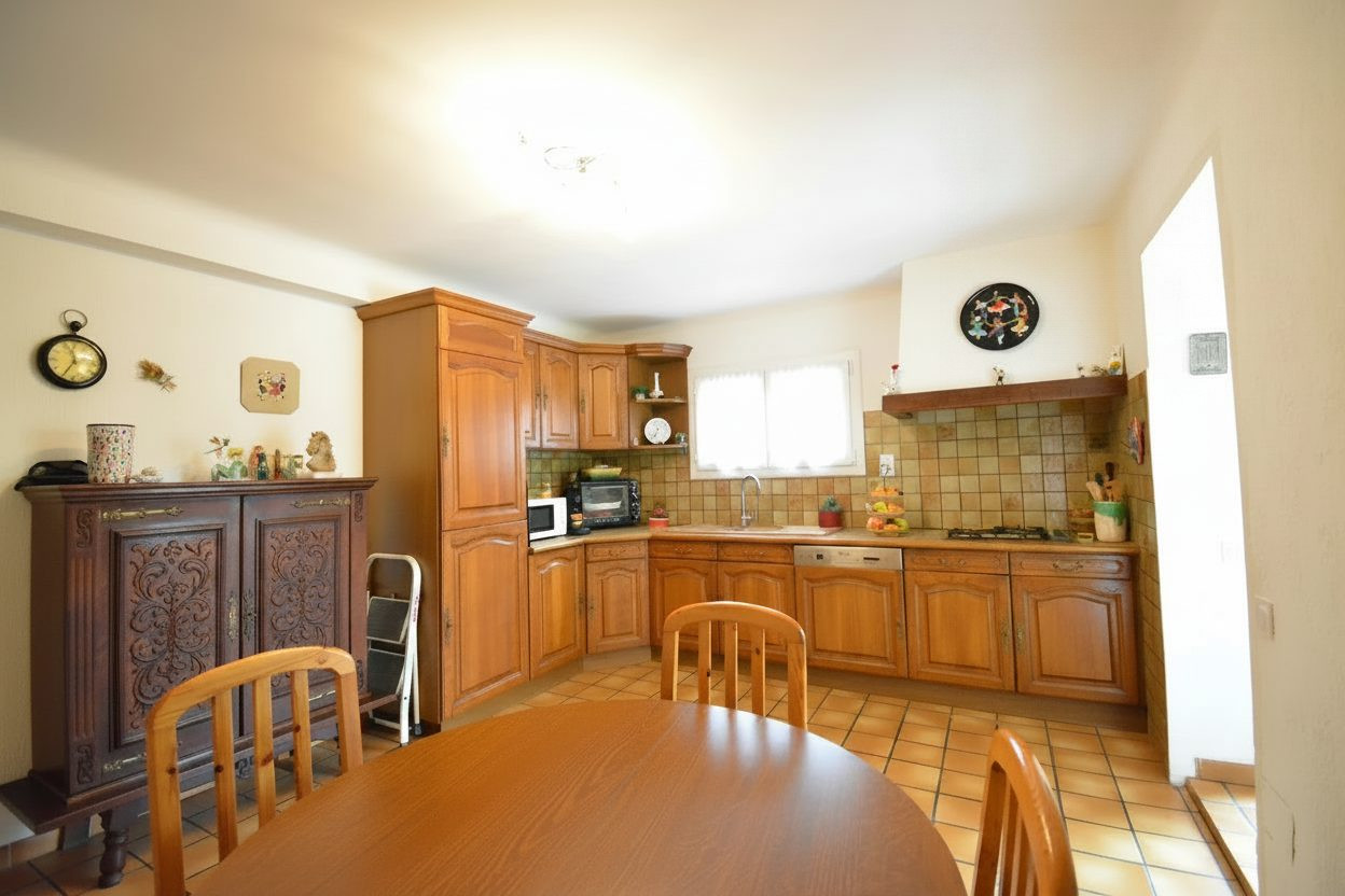 Ground floor apartment with garage and garden 110m² 4
