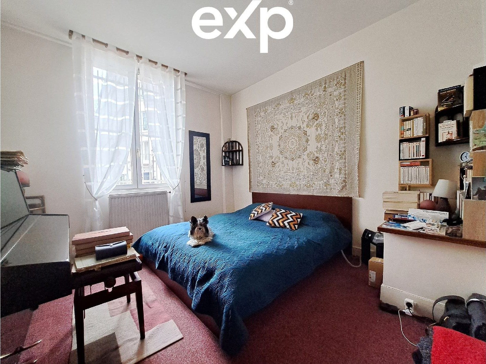 MONTMARTRE - RUE LEPIC – Un esprit de maison avec jardin privatif et souplex