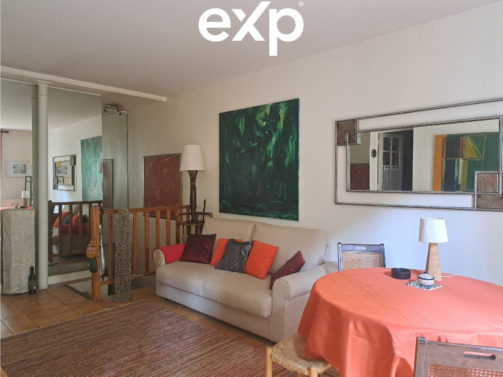 MONTMARTRE - RUE LEPIC – Un esprit de maison avec jardin privatif et souplex
