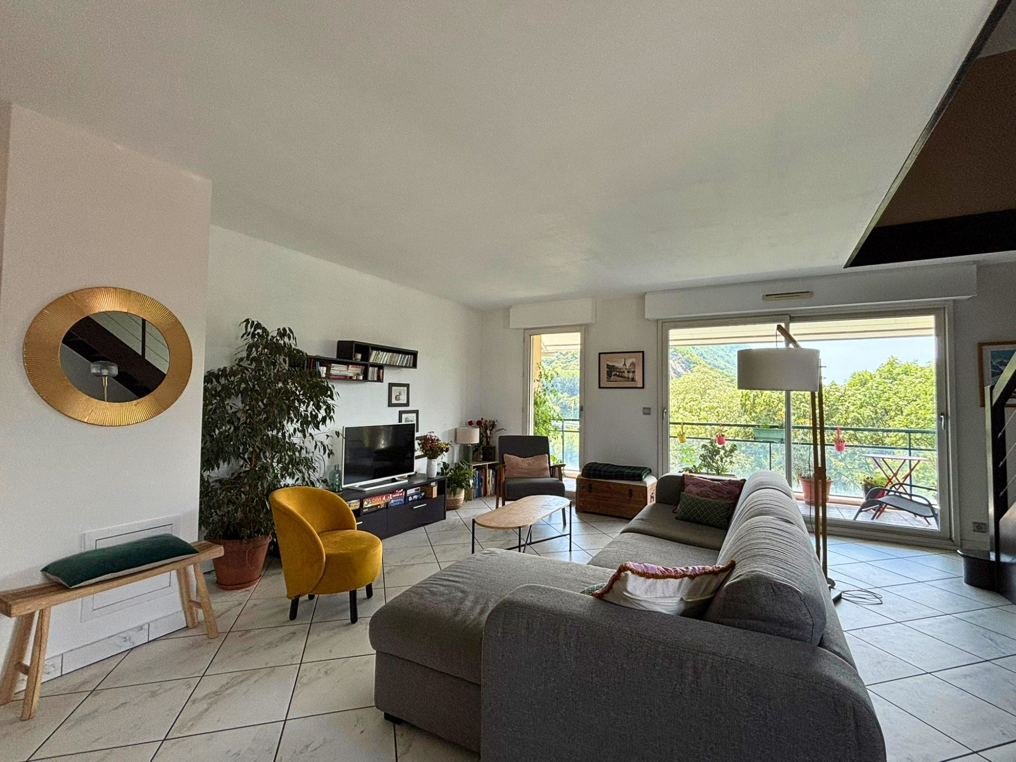 T4 Duplex Lumineux de 102 m² - 3 chambres aux Portes de Genève