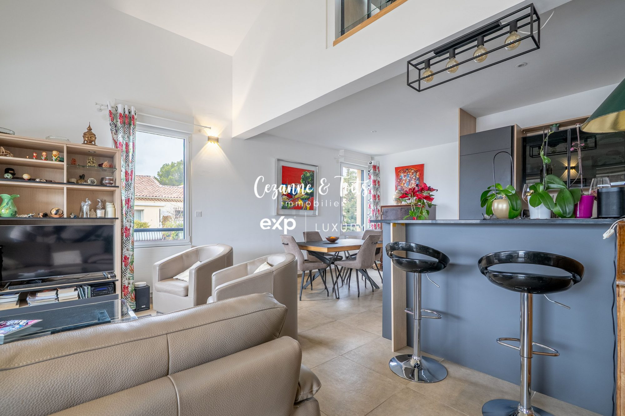 Duplex contemporain de 101 m² carrez et 115  m² habitables  – Dernier étage avec terrasse & jardin suspendu