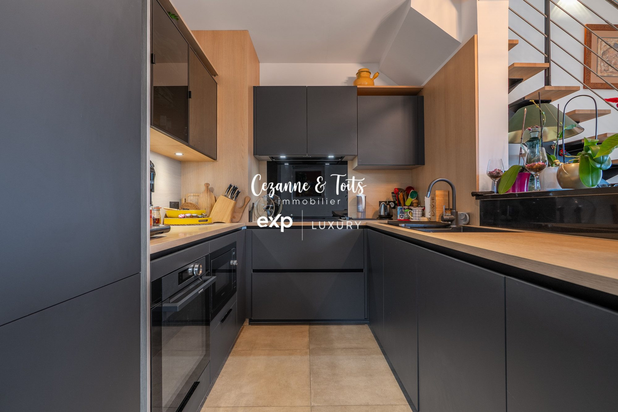 Contemporary Duplex 101 m² Carrez and 115 m² Habitable – Top Floor with Terrace & Suspended Garden 4