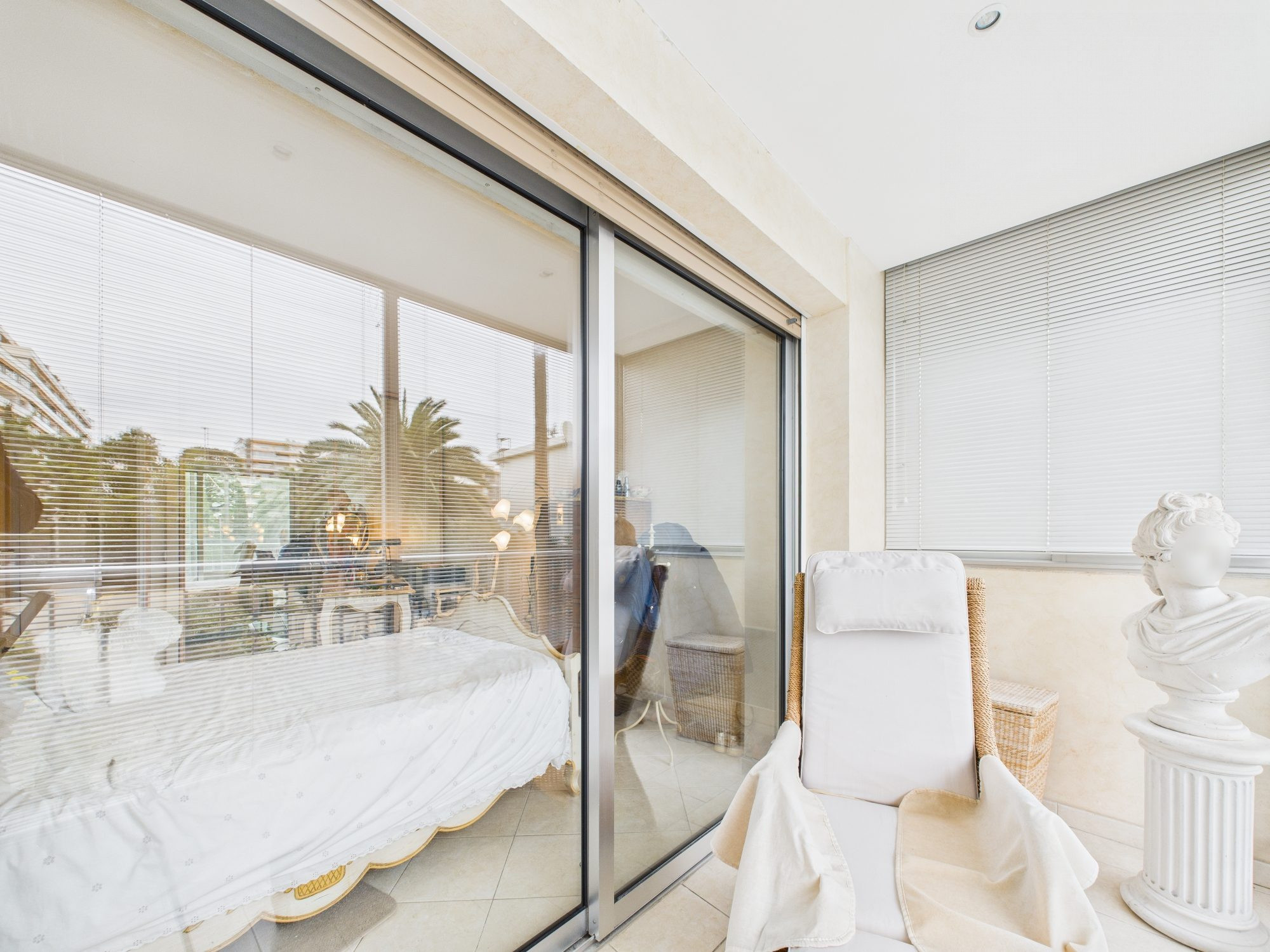 T4 73m² CANNES – Terrasse aperçu mer – Garage double – 2 caves