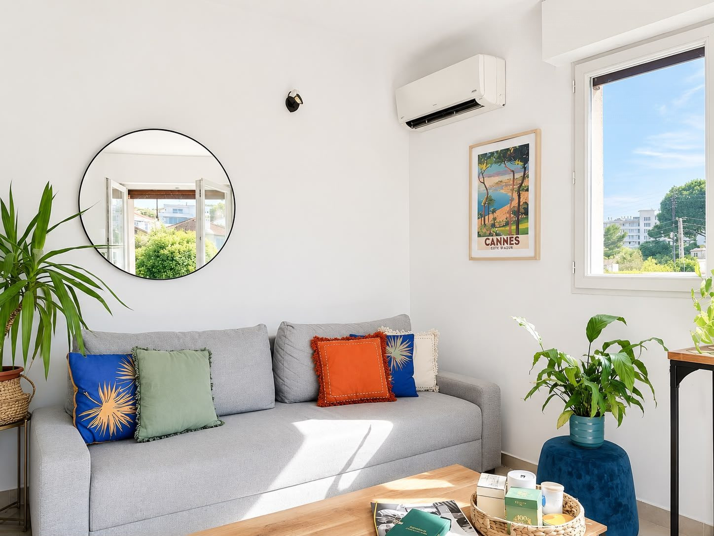 Charming 2-bedroom apartment with vast terrace and open views 4