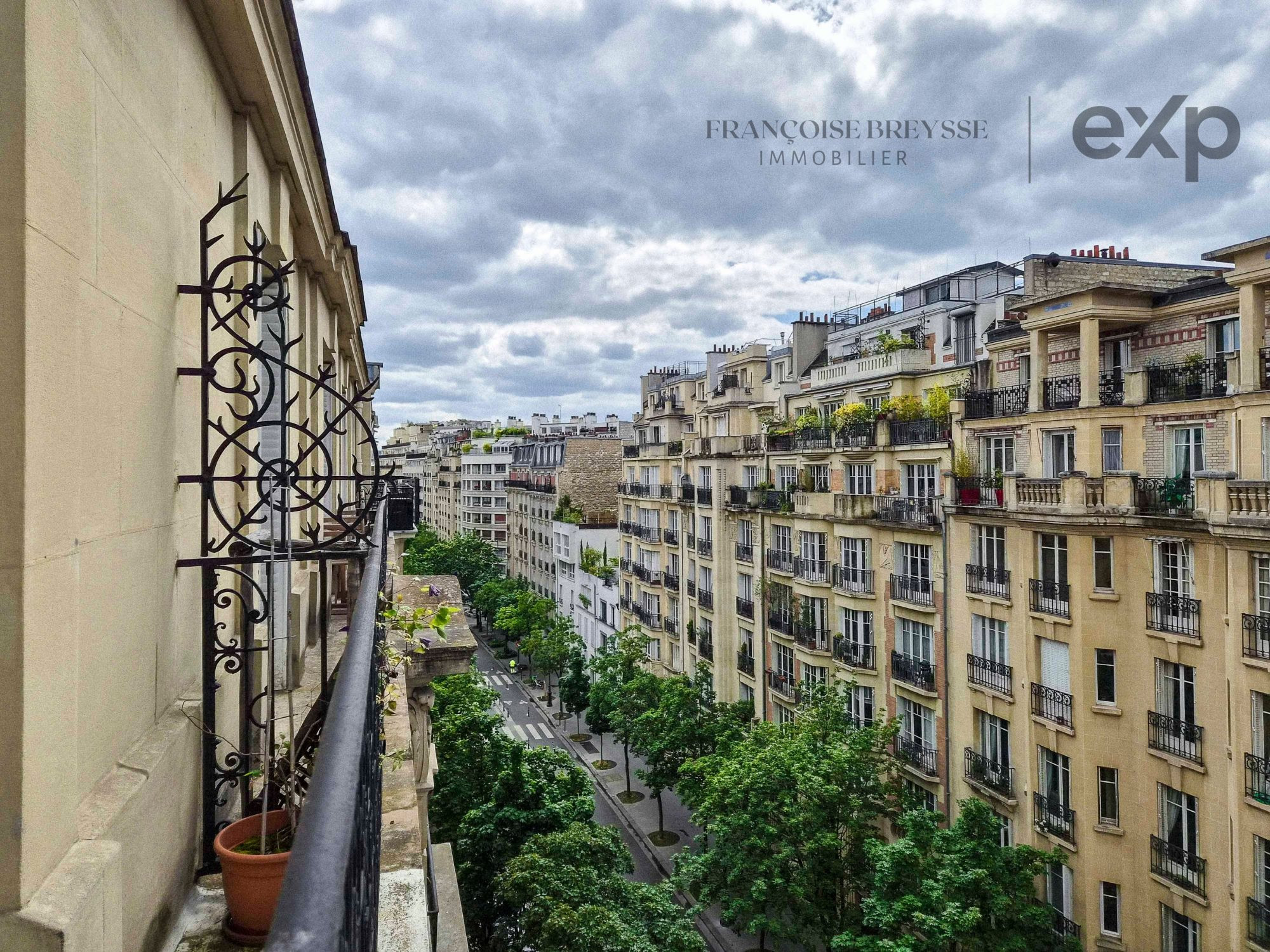 Apartment for sale in Paris, 60 m²