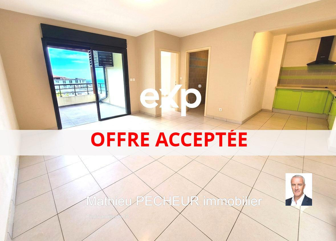 Saint-Denis / Bellepierre / à 2 pas du C.H.U. / Appartement T2 de 61 m2 utiles incluant 50 m2 habitables (environ) et une Varangue de 11 m2 avec vue dégagée + 1 Parking