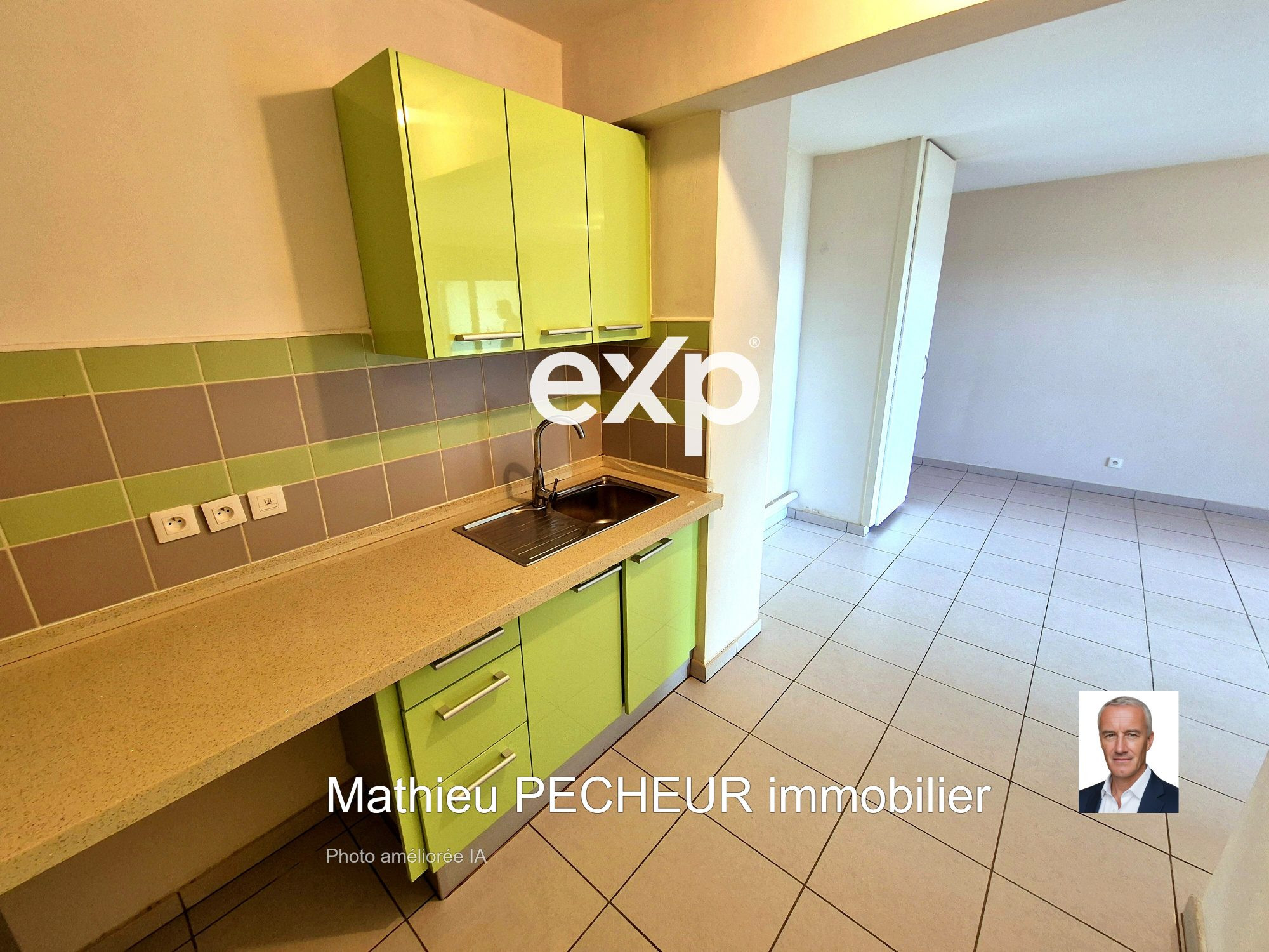 Saint-Denis / Bellepierre / à 2 pas du C.H.U. / Appartement T2 de 61 m2 utiles incluant 50 m2 habitables (environ) et une Varangue de 11 m2 avec vue dégagée + 1 Parking