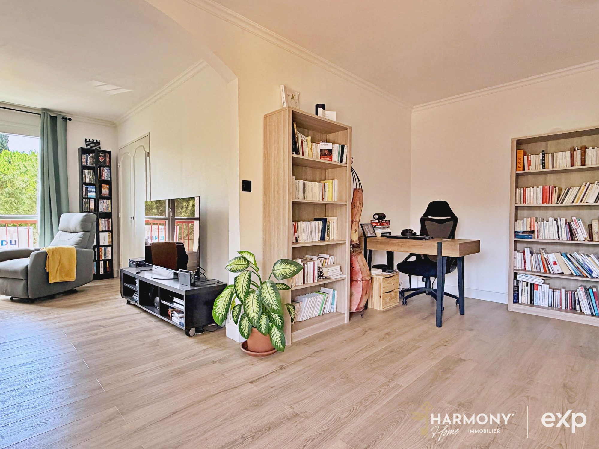 Saint-Jérôme District: 4-Room Apartment of 84 m² with Balcony, Parking and Elevator 4
