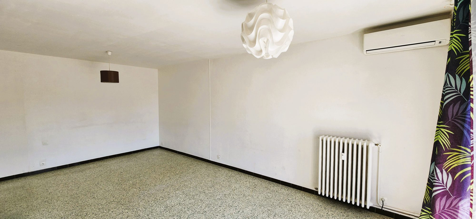 Apartment with garage and elevator 2