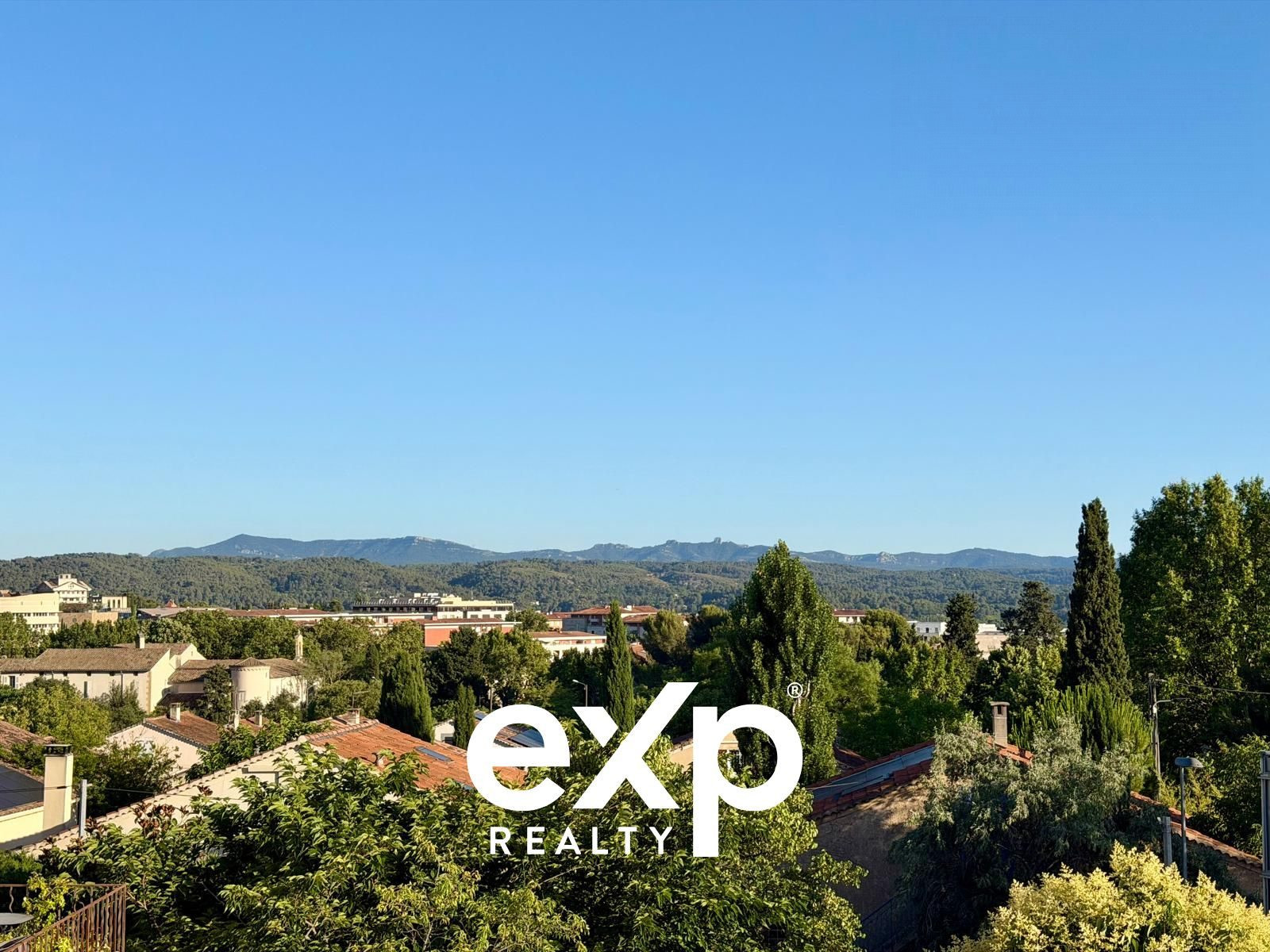T3/4 Through Apartment – TOP FLOOR – Downtown Aix – 2 Terraces 2