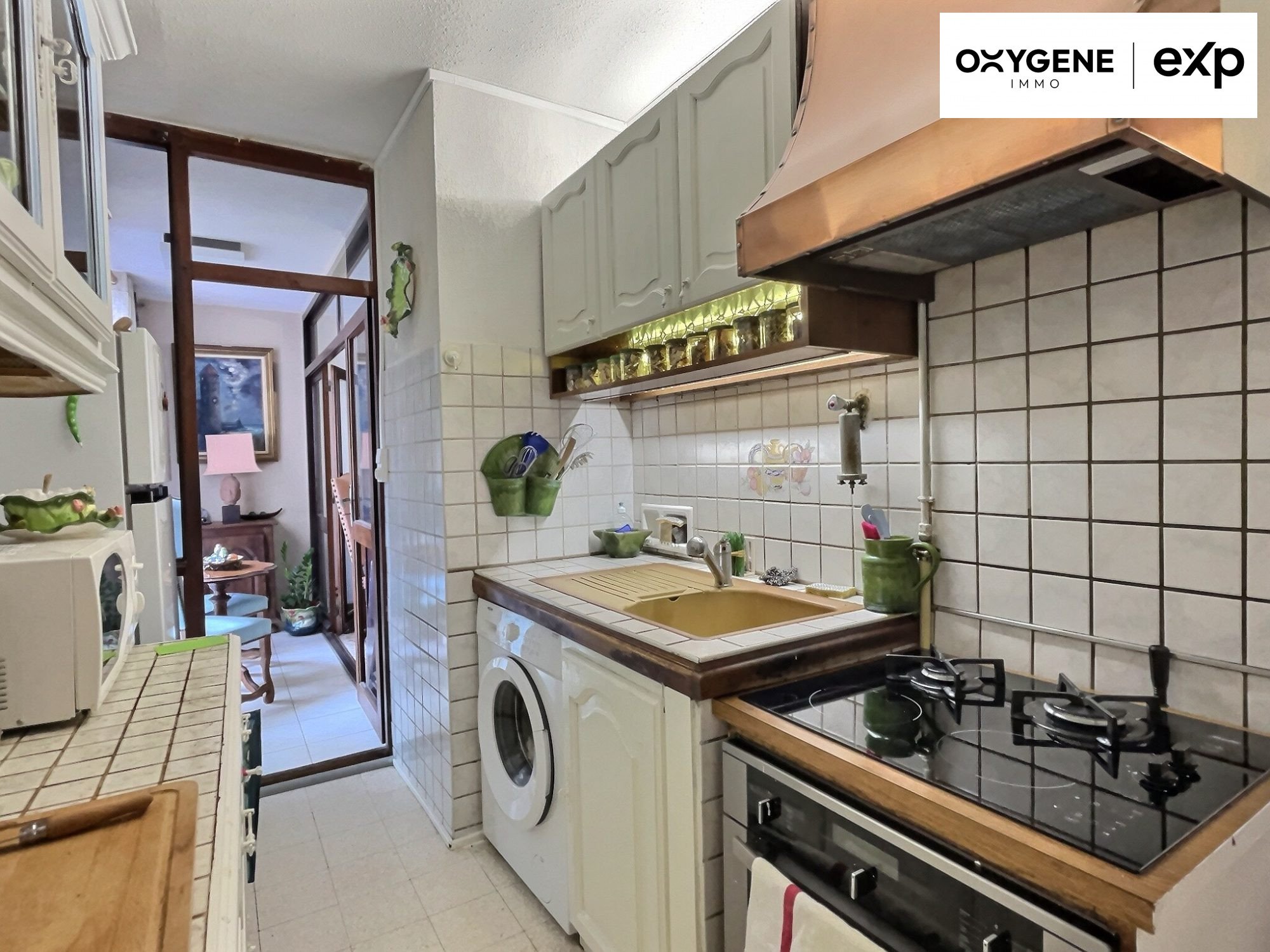3-Bedroom Apartment with Elevator in Secure Residence 5