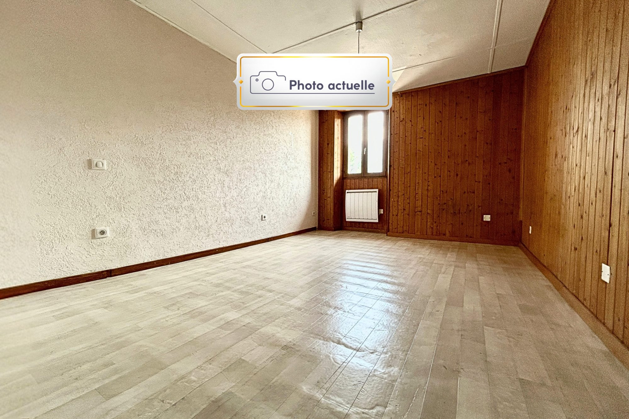 MARIGNIER – 3-room cross-through apartment on top floor with terrace 4