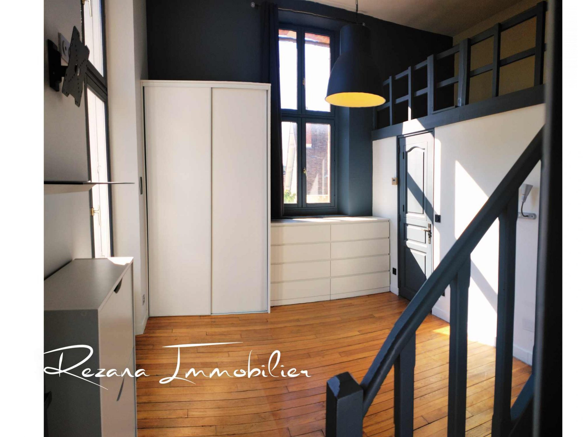 Charming renovated apartment with 18 m² closed garage in Héricy 5