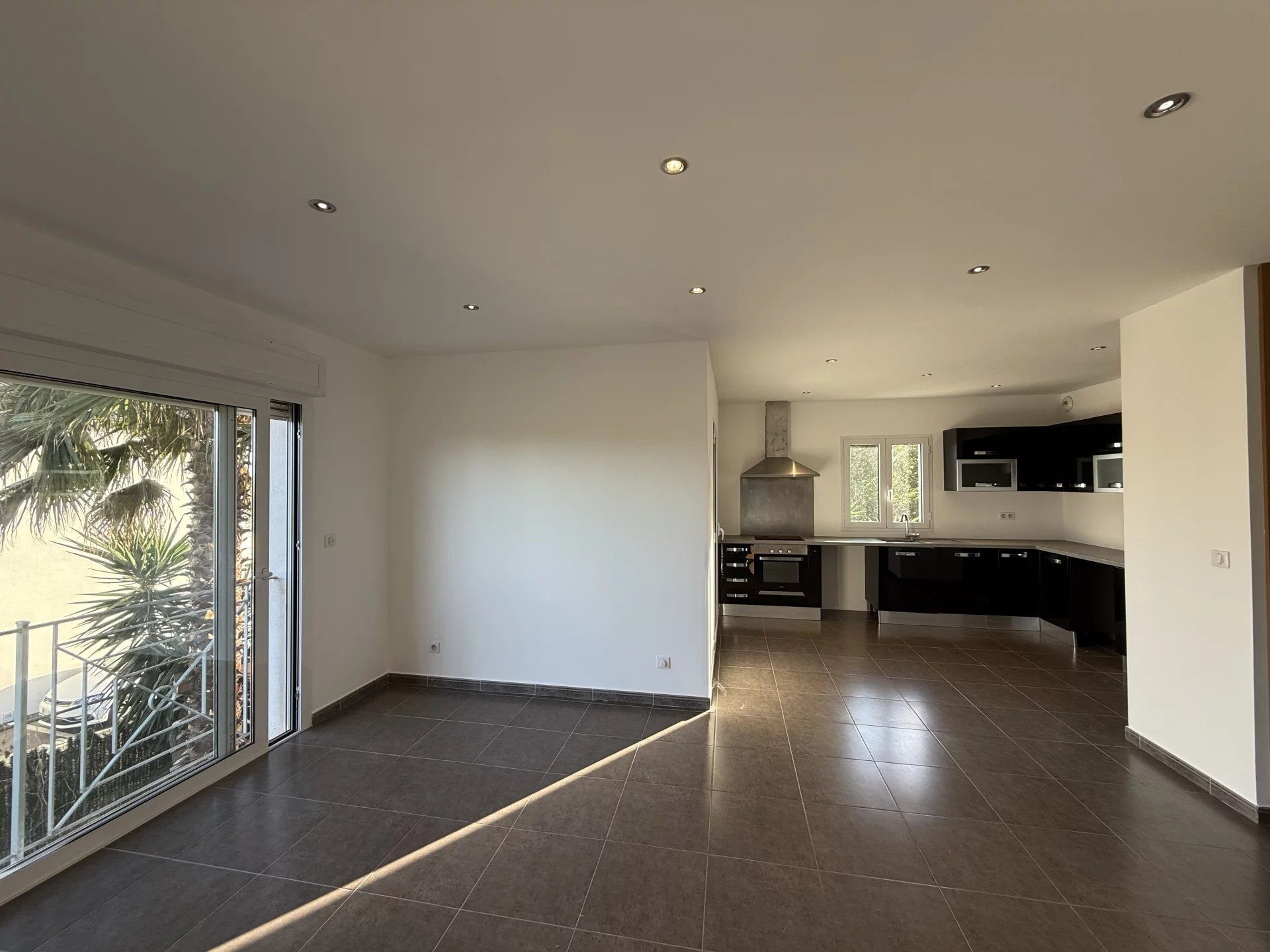 Appartement T3 – 71 m² – Borgo – Dernier étage – Cave + stationnements + Garages