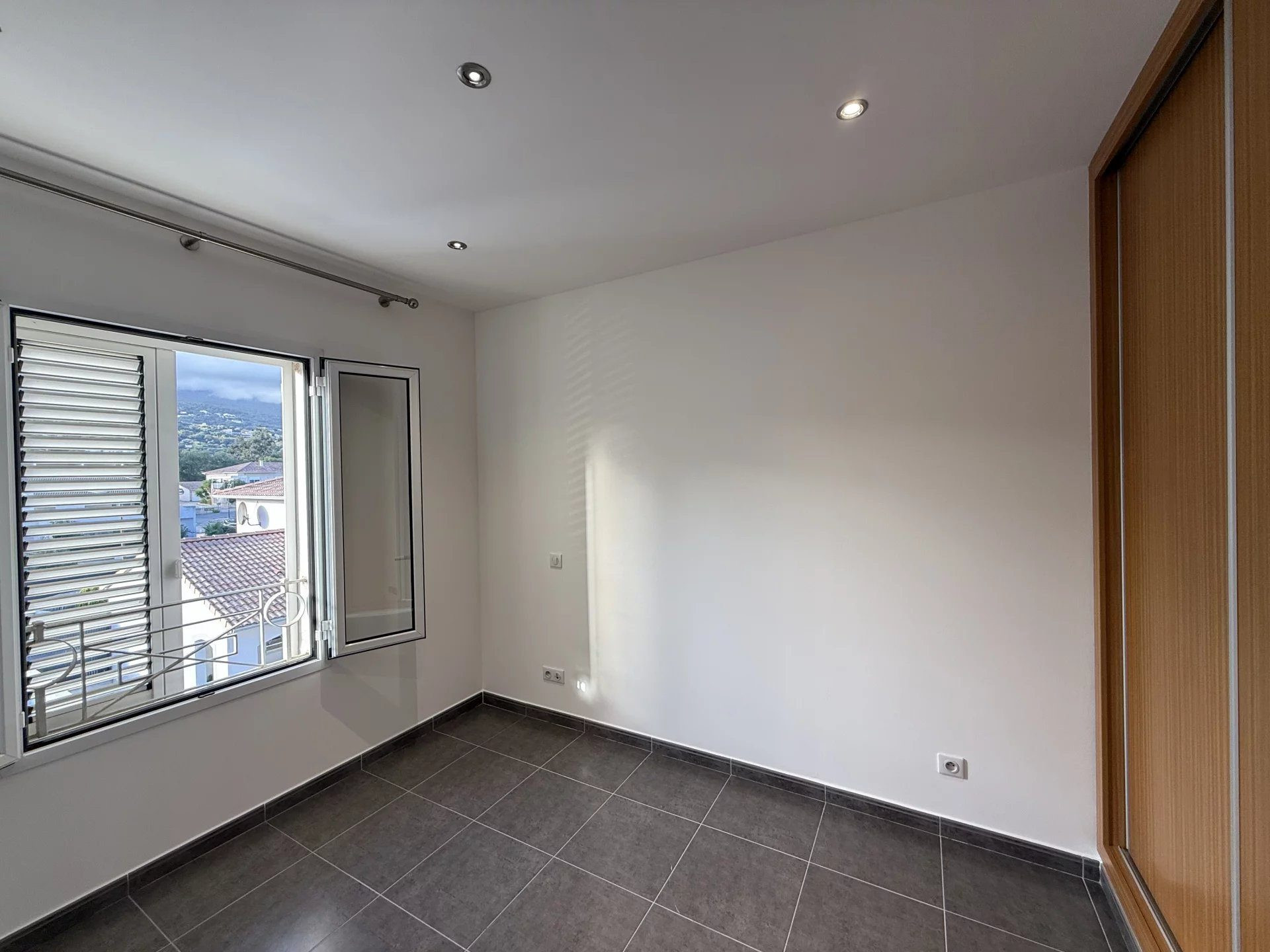 Appartement à vendre à Borgo, 71 m²