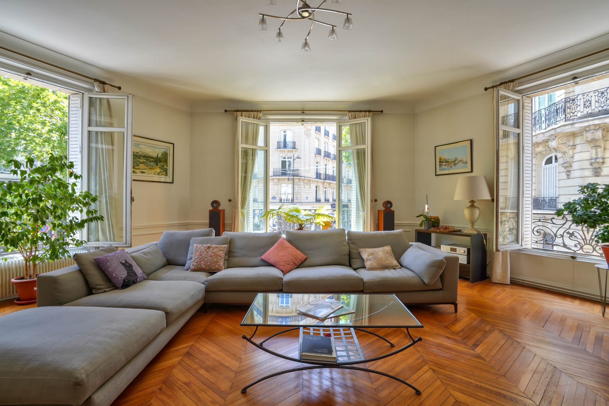 Paris 16 – Haussmanian Family Apartment – Janson de Sailly School District 2
