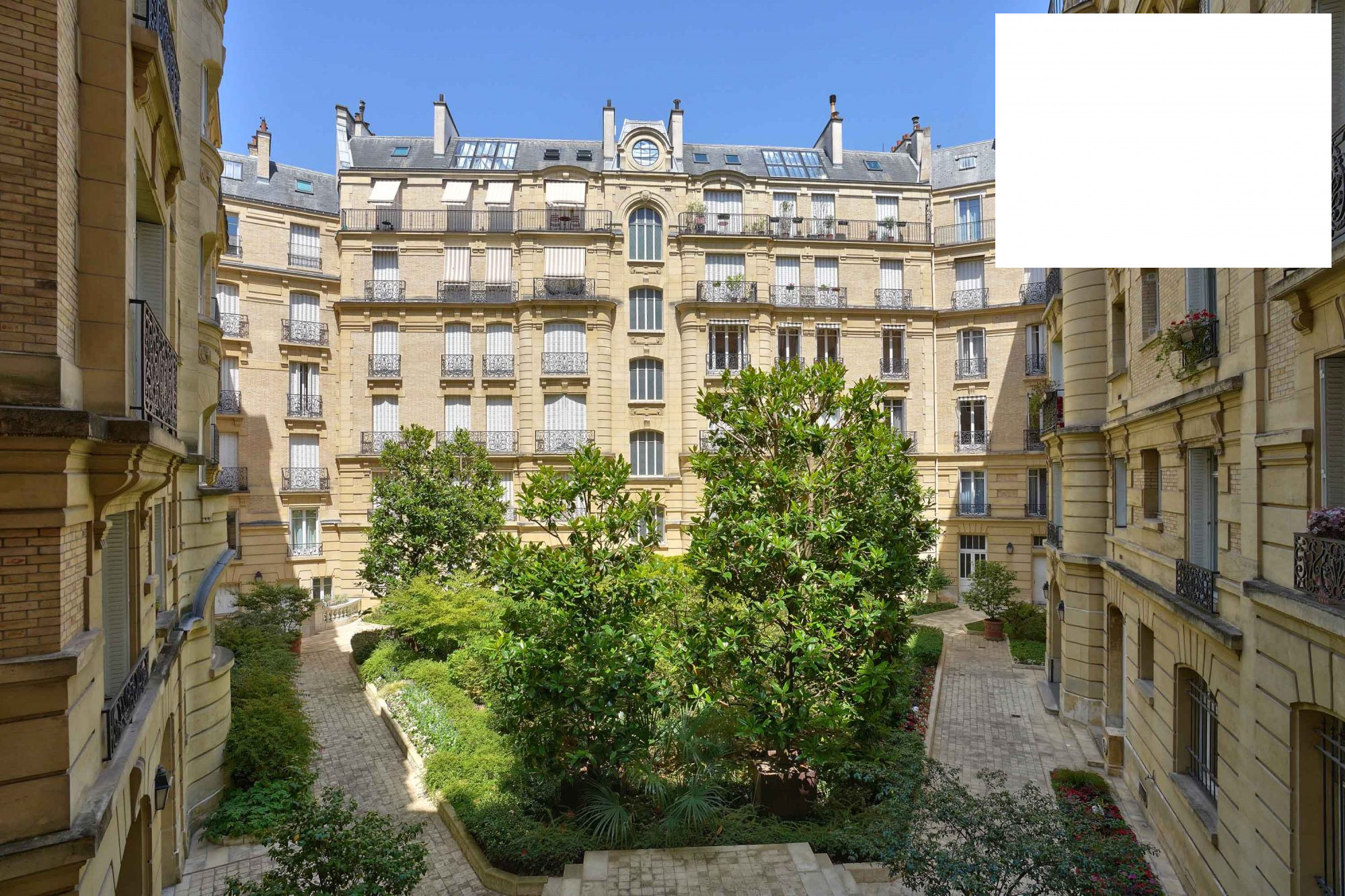 Apartment for sale in Paris, 246 m²