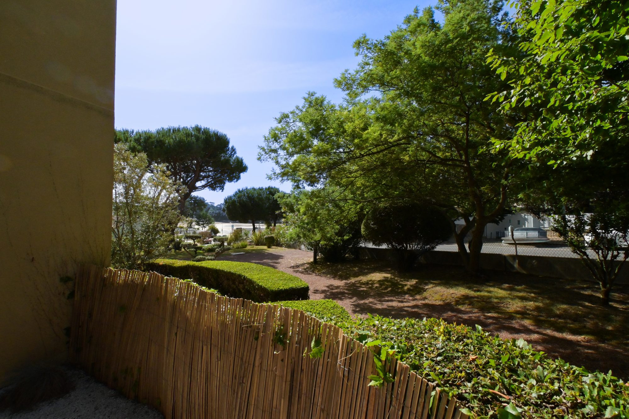 Appartement 2 pièces de 49 m² en rez-de-chaussée, à deux pas de la plage