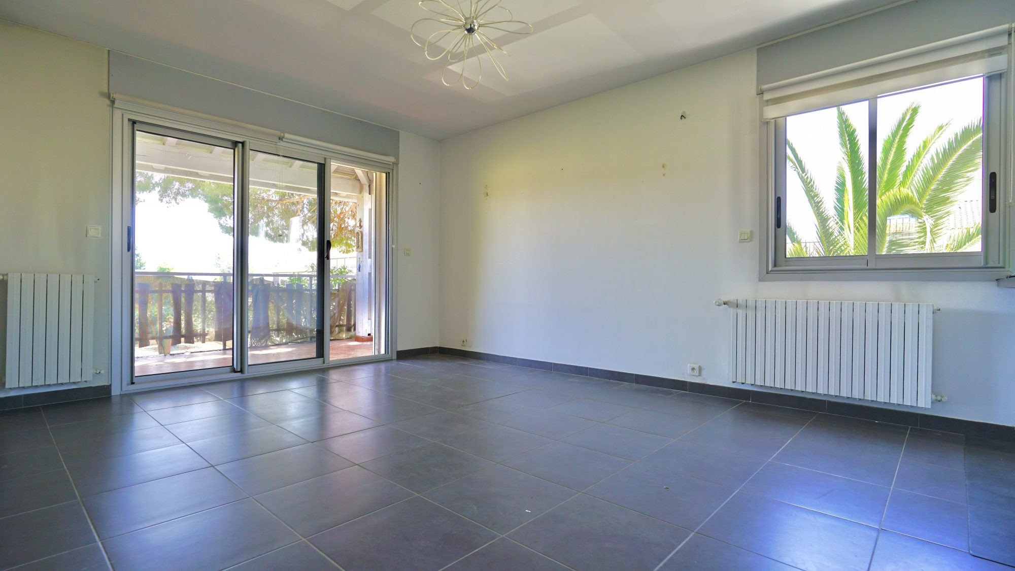 LE GRAU-DU-ROI – BOUCANET – EXCLUSIVITÉ – BIEN RARE 106 M² + COMBLES + TERRASSE – SANS CHARGES – PROCHE MER