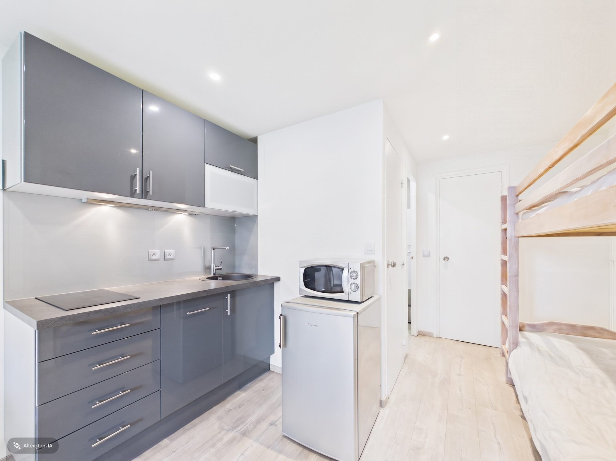 Appartement à vendre à Isola, 28 m²