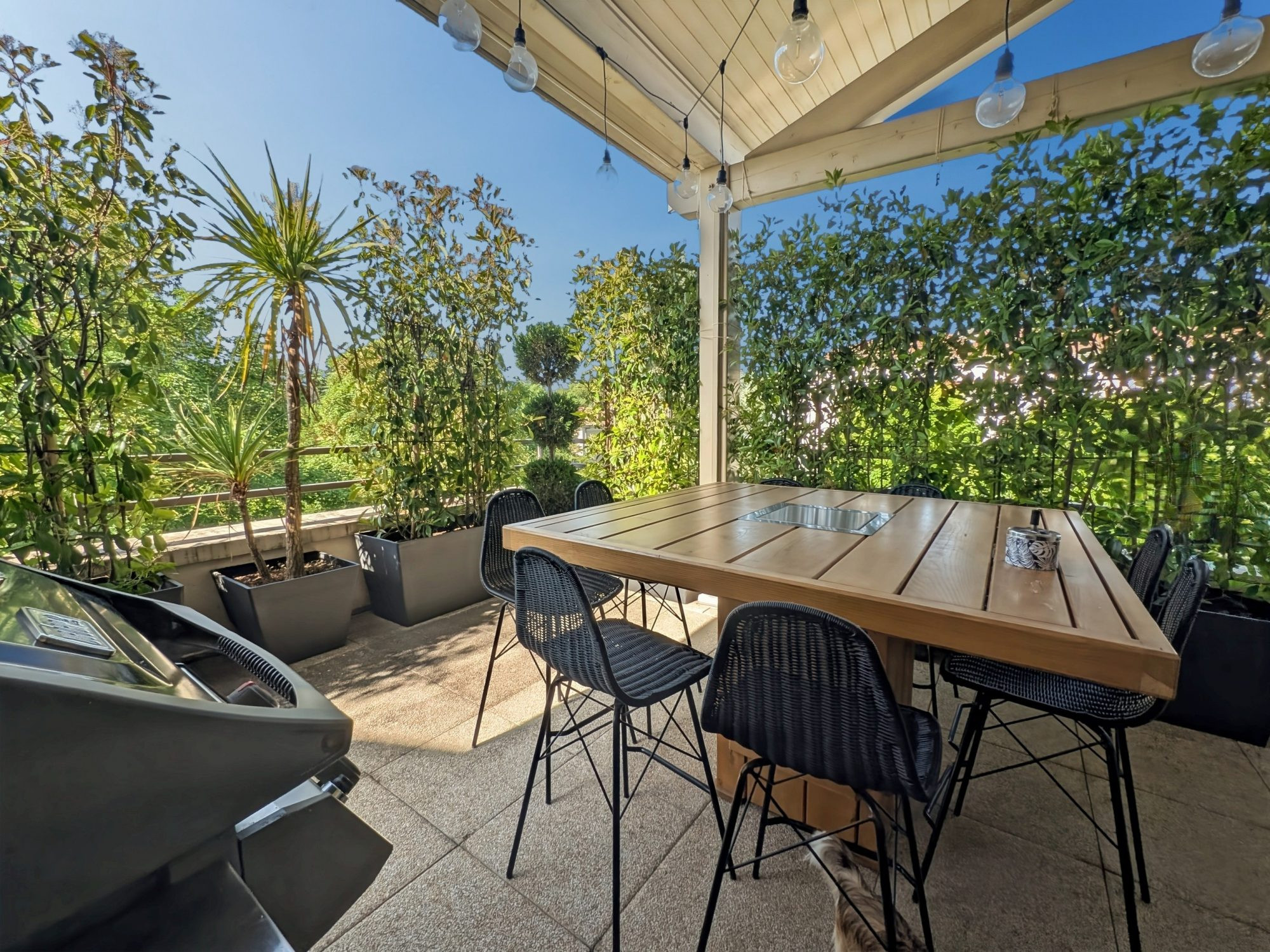 Duplex d'exception – 140 m² habitables (172 m² au sol) – Terrasse, garage, parking – Secteur Mongré