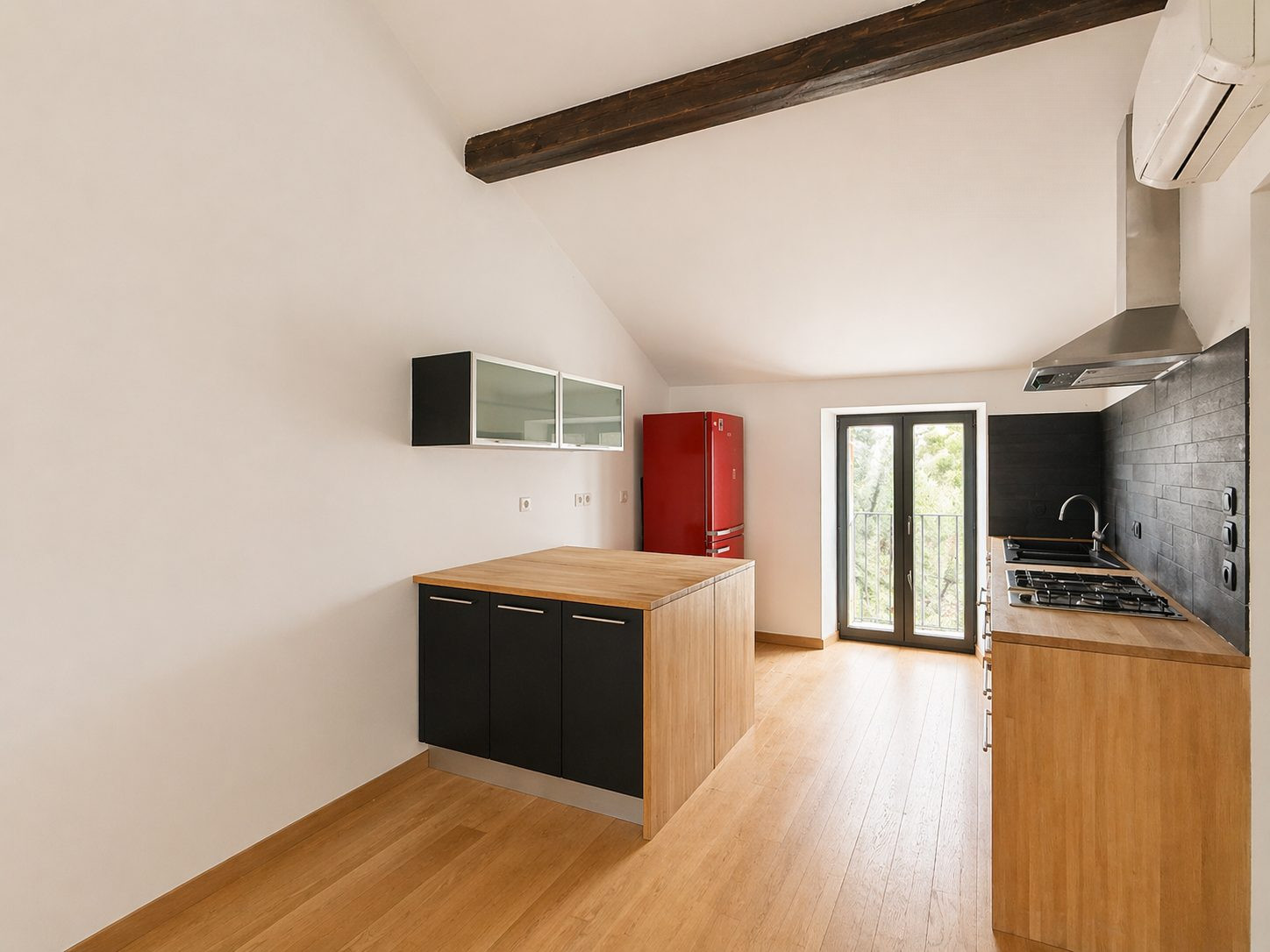 3-Bedroom Apartment – Top Floor – 84 m² – Bastia Citadelle 4