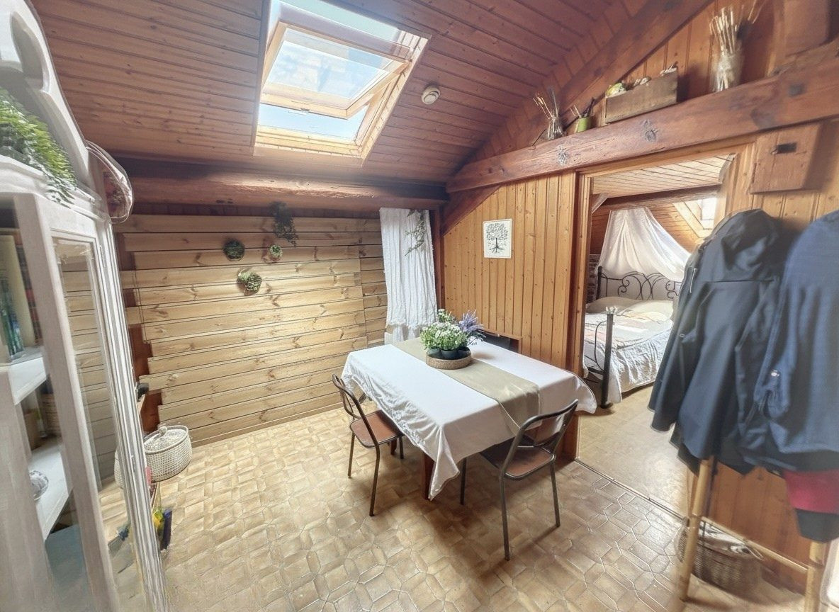 Appartement lumineux de 25 m² (loi Carrez) / 30 m² au sol, situé au dernier étage dans le quartier Saint-Esprit à Bayonne