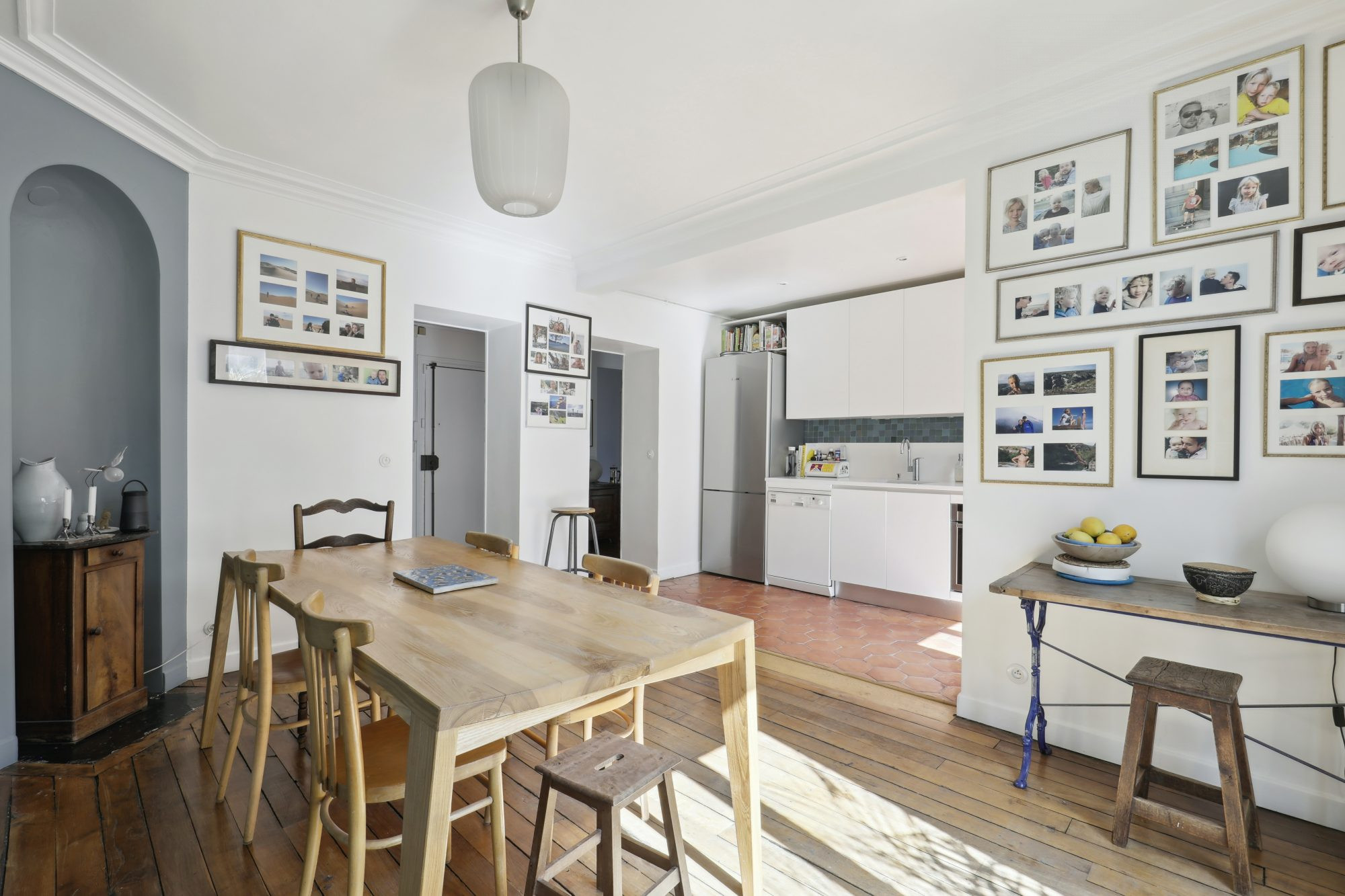 Magnificent apartment with extended balcony 3